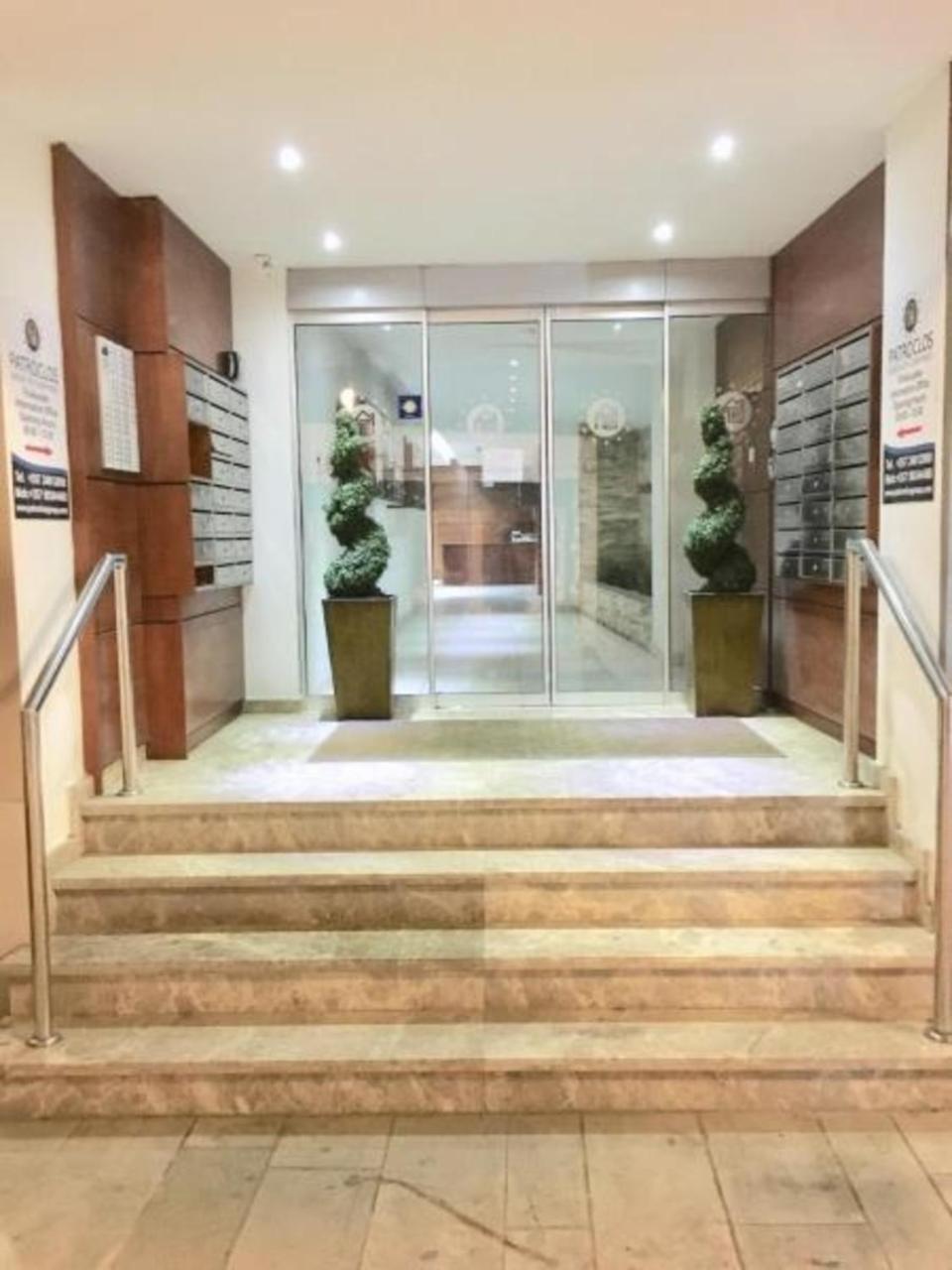 Ithaki Phinikoudes Apartment No. 102 Larnaca Bagian luar foto