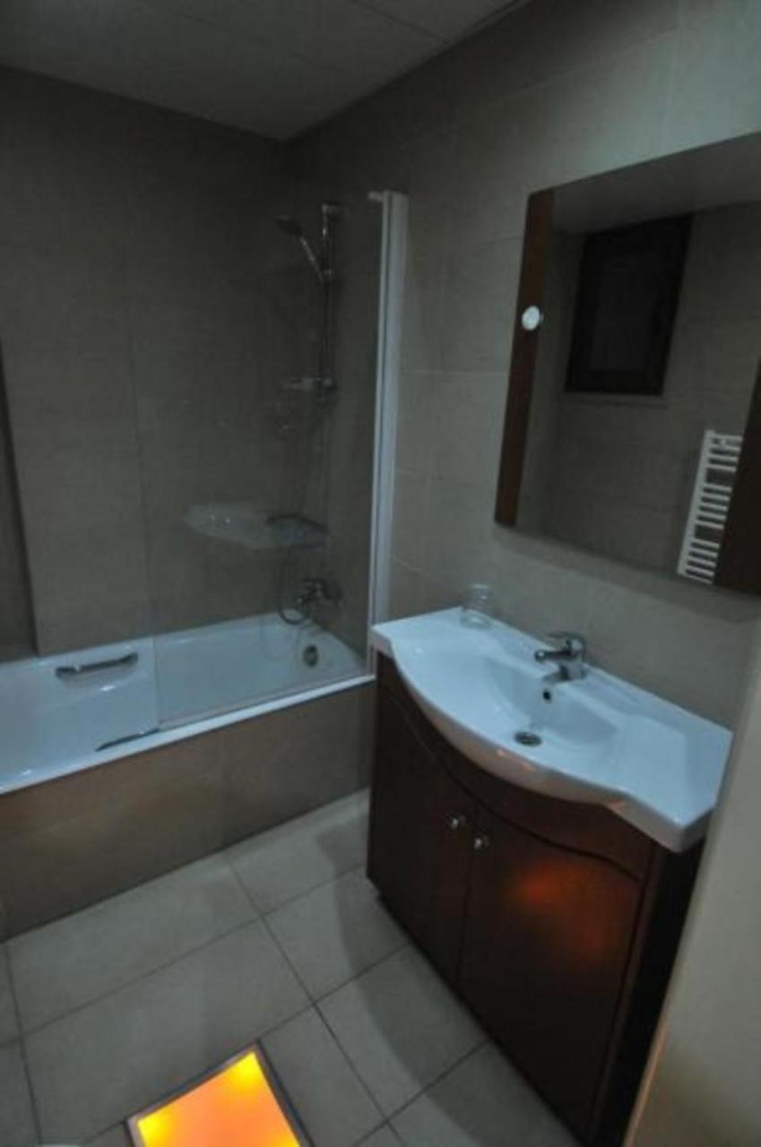 Ithaki Phinikoudes Apartment No. 102 Larnaca Bagian luar foto